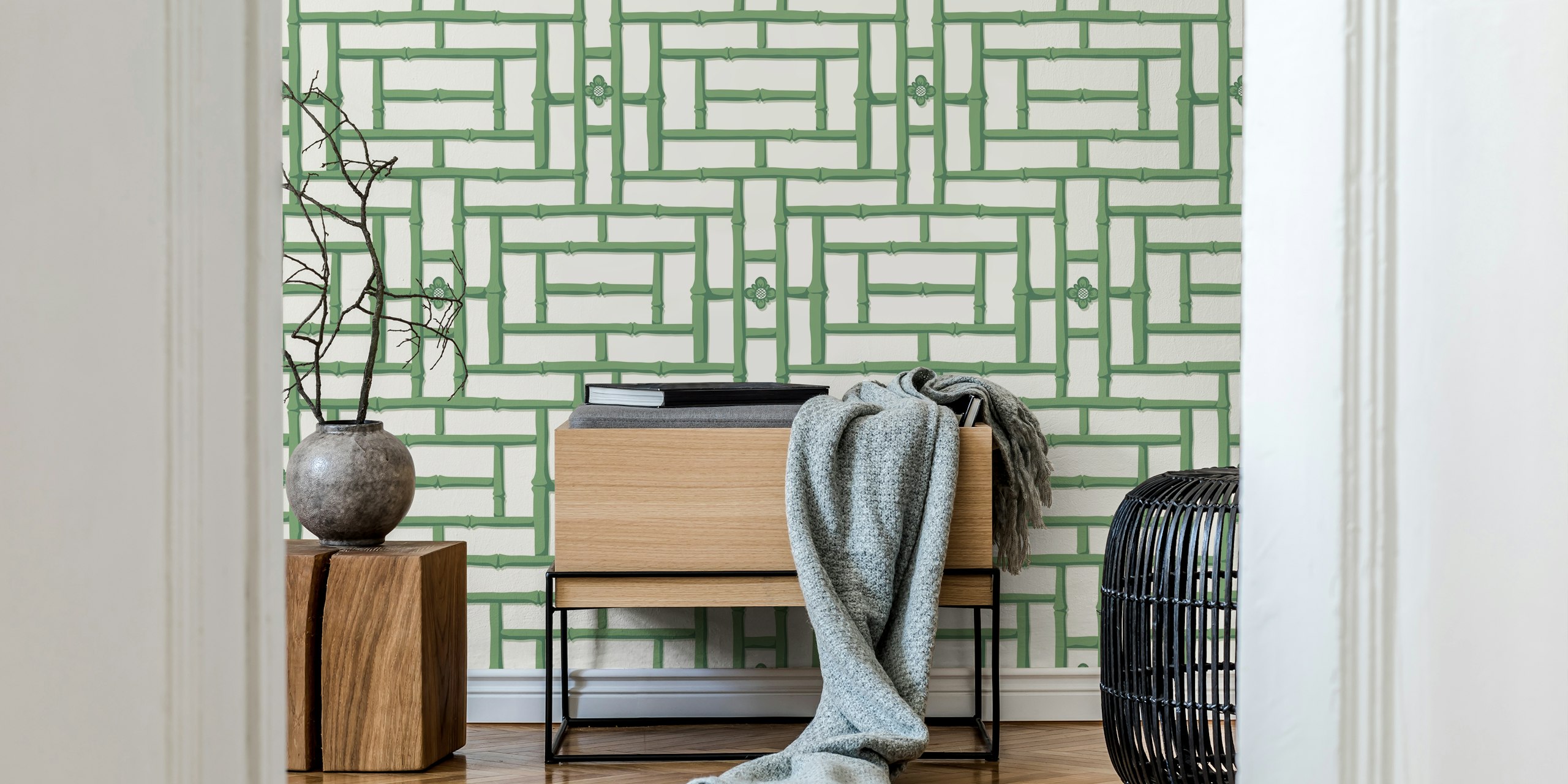 Bamboo trellis wallpaper em um quarto elegante