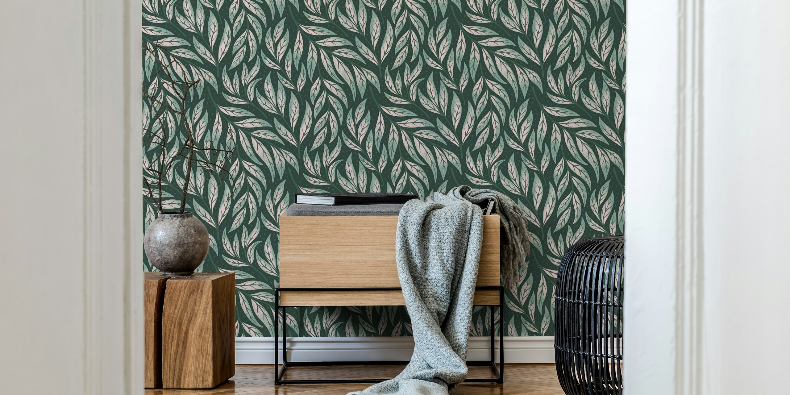 Mörkgrön tapet med design av Awakening trailing leaves.