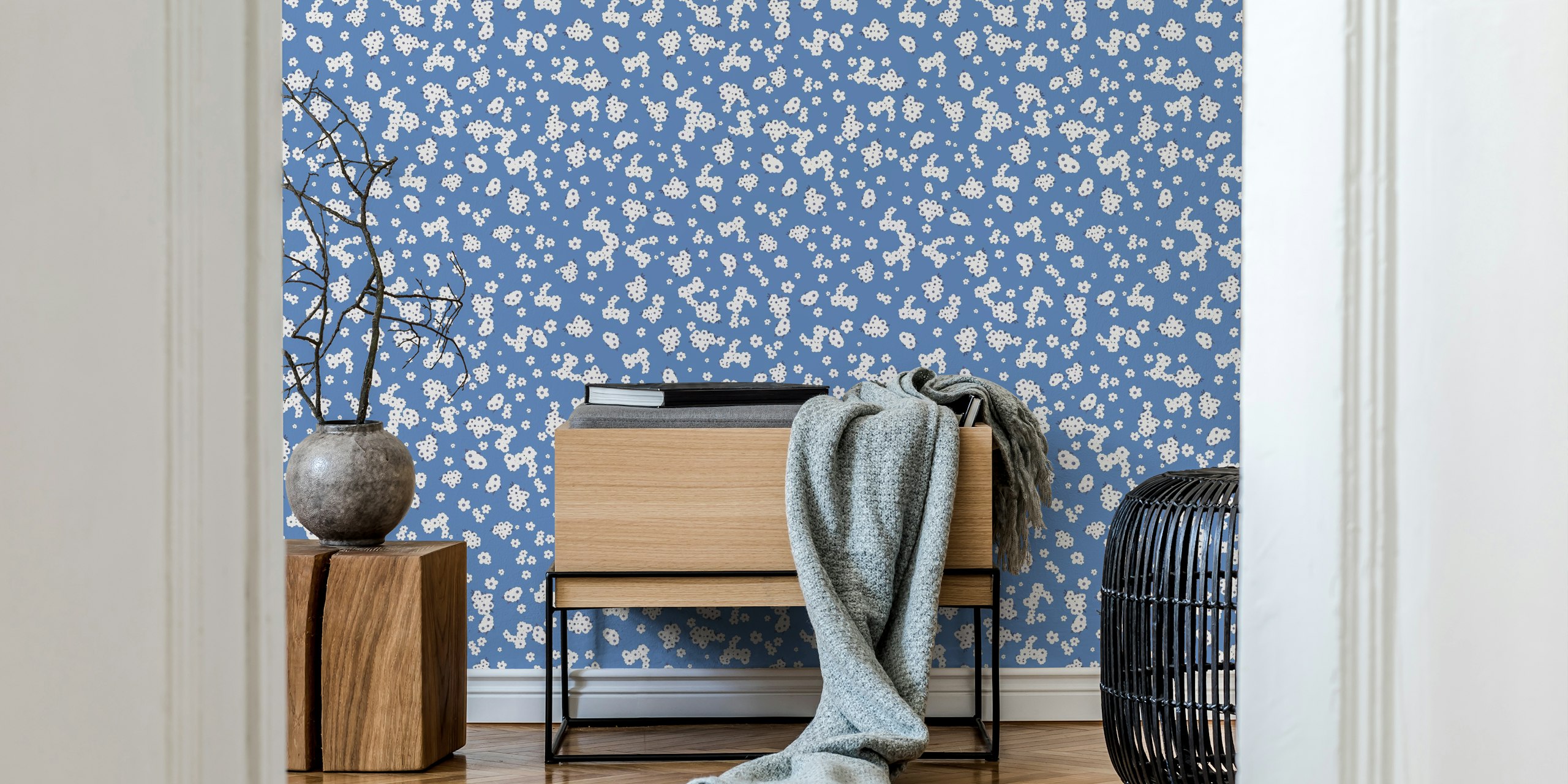 French Country Floral Pattern blue papier peint dans une pièce