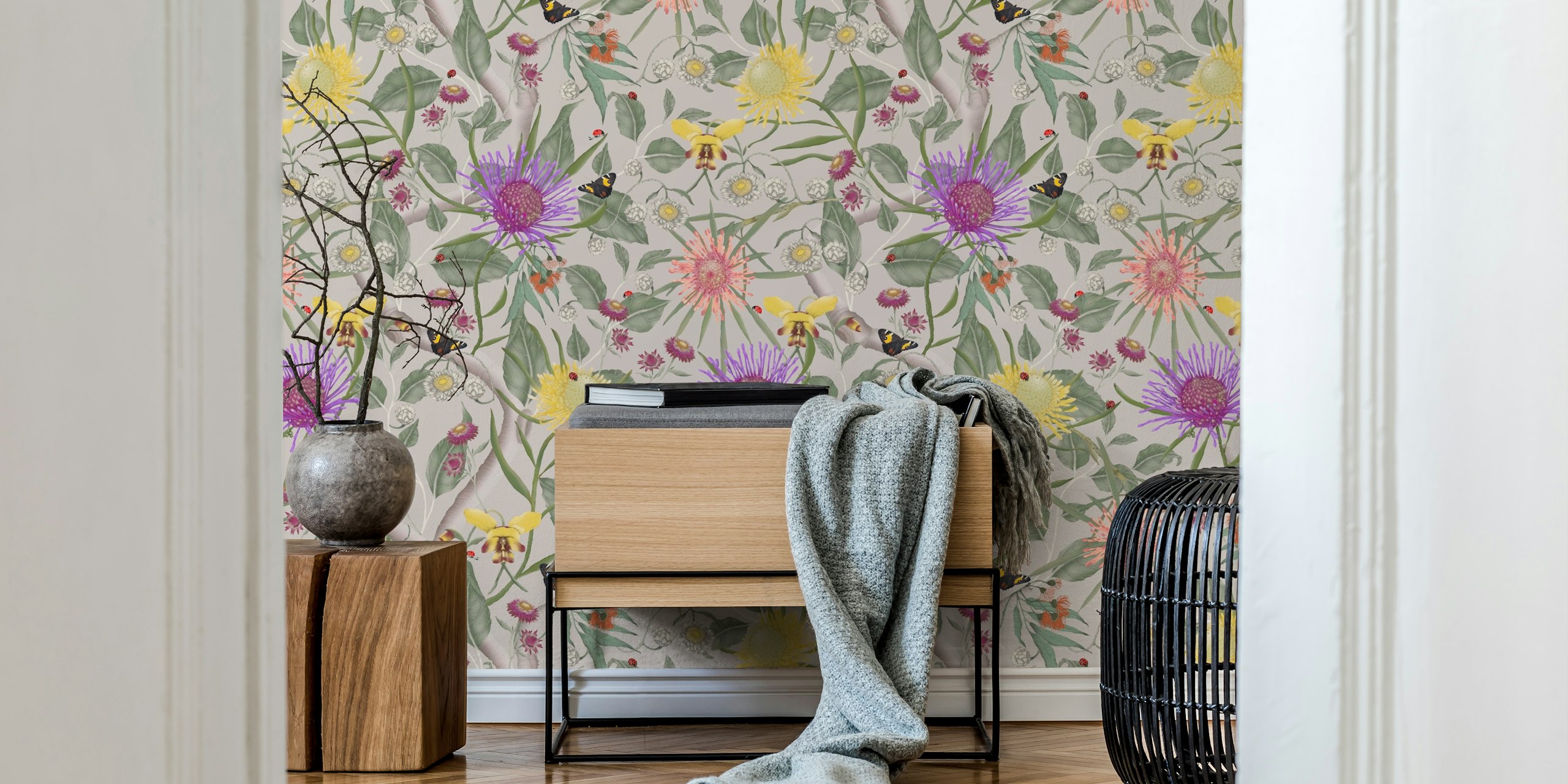 Wildflowers wallpaper en un entorno de habitación