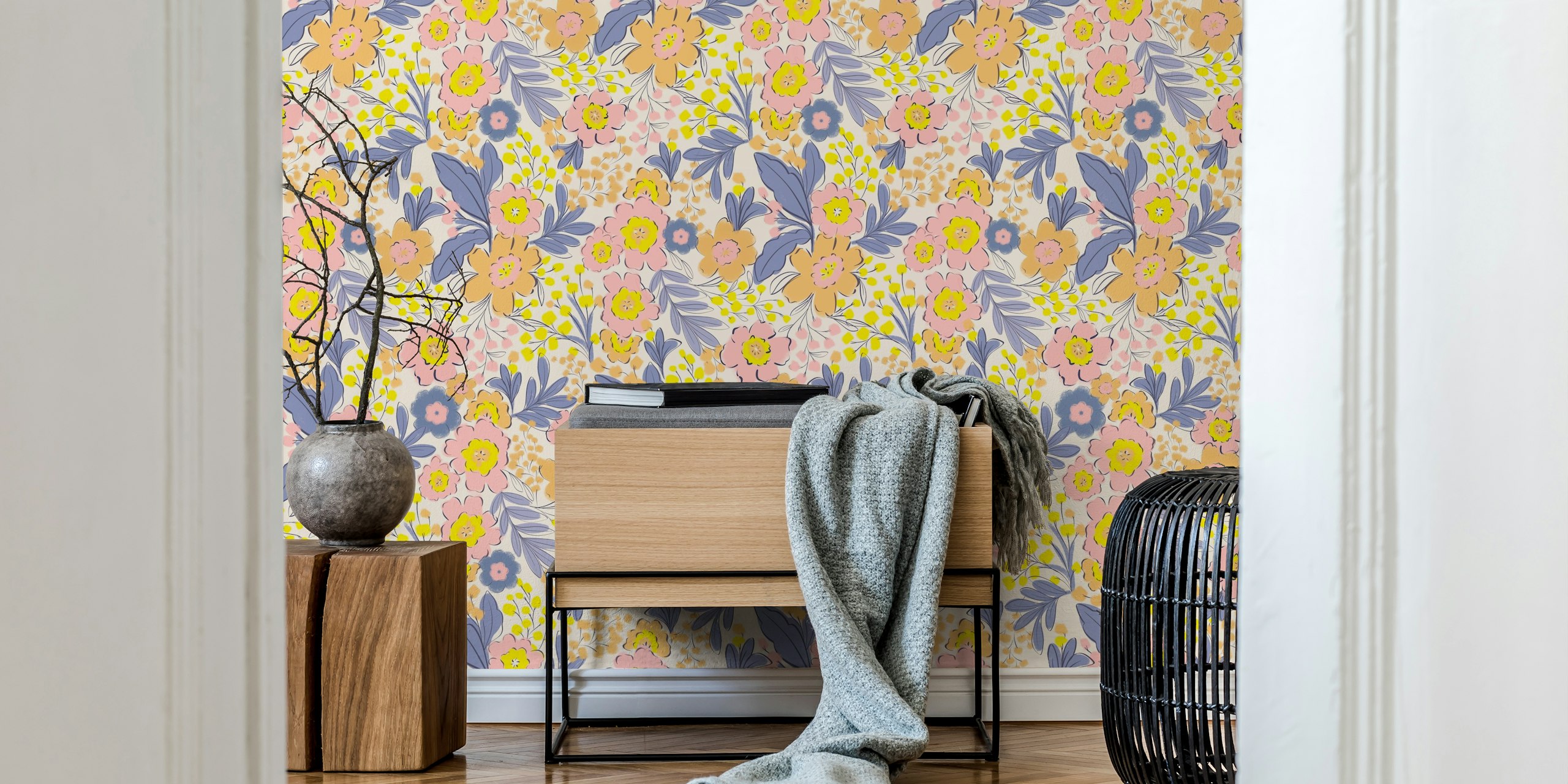 Whimsical Floral Spray-tapet i et rum