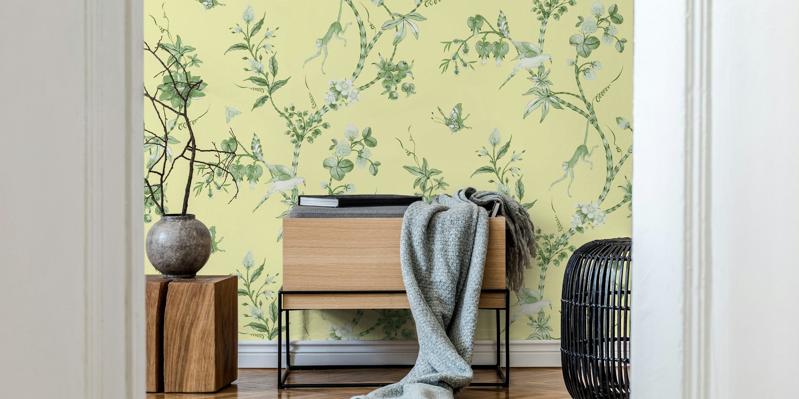 Φλοράλ σχέδιο ταπετσαρίας σε ένα δωμάτιο