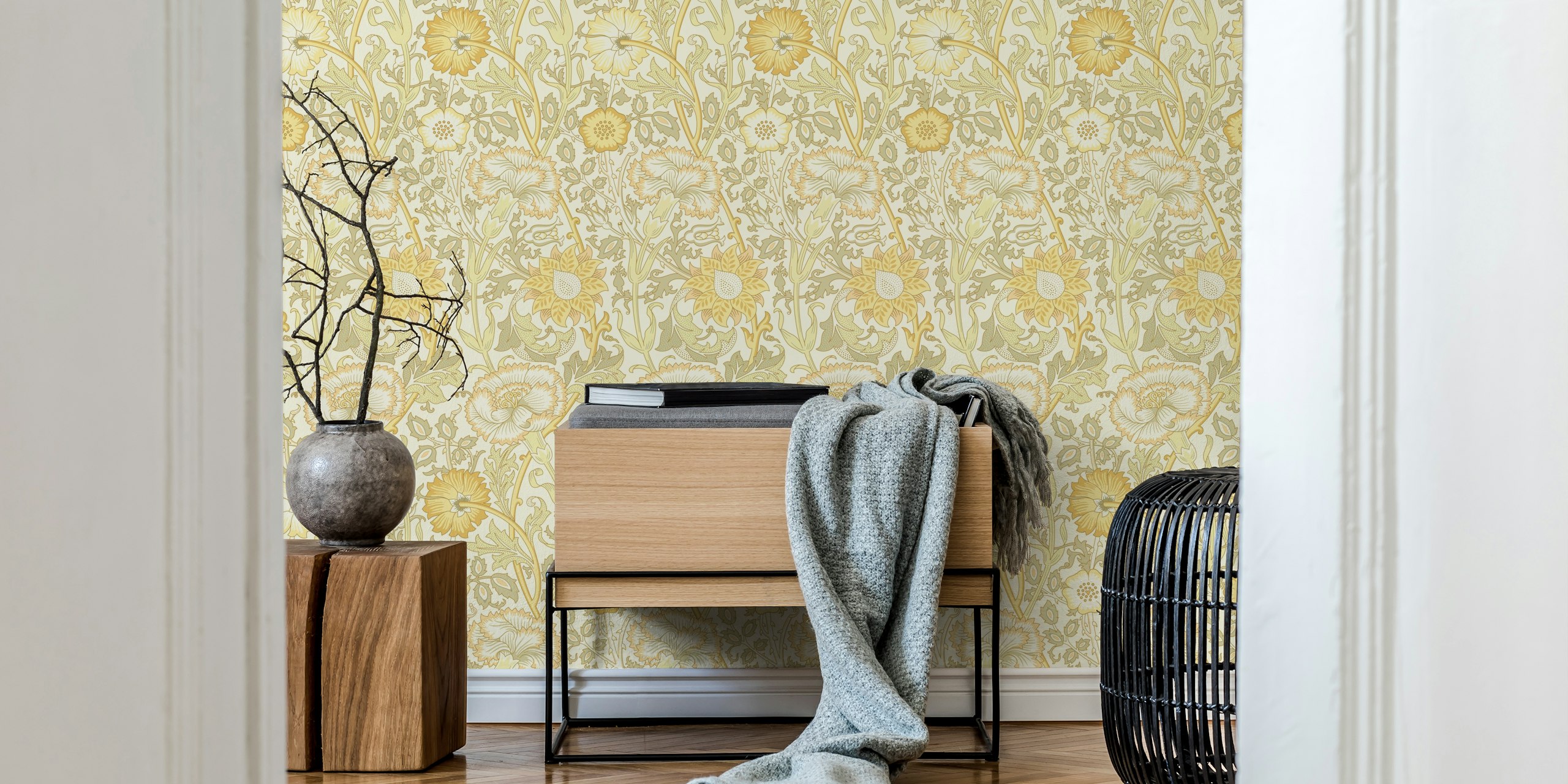 Papel de parede William Morris Pink and Rose 3 em um quarto