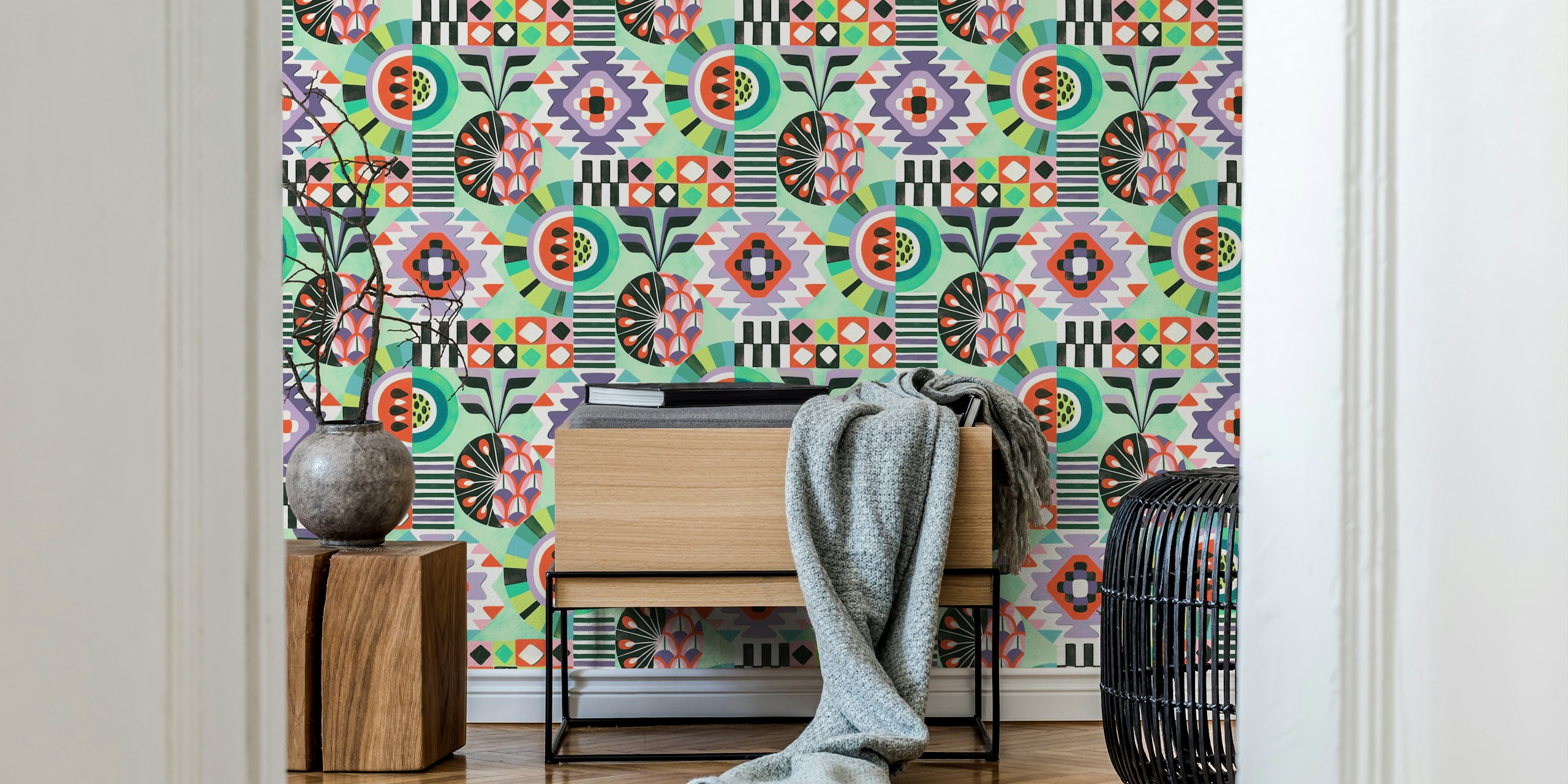 papel pintado 90s revival exhibido en una habitación