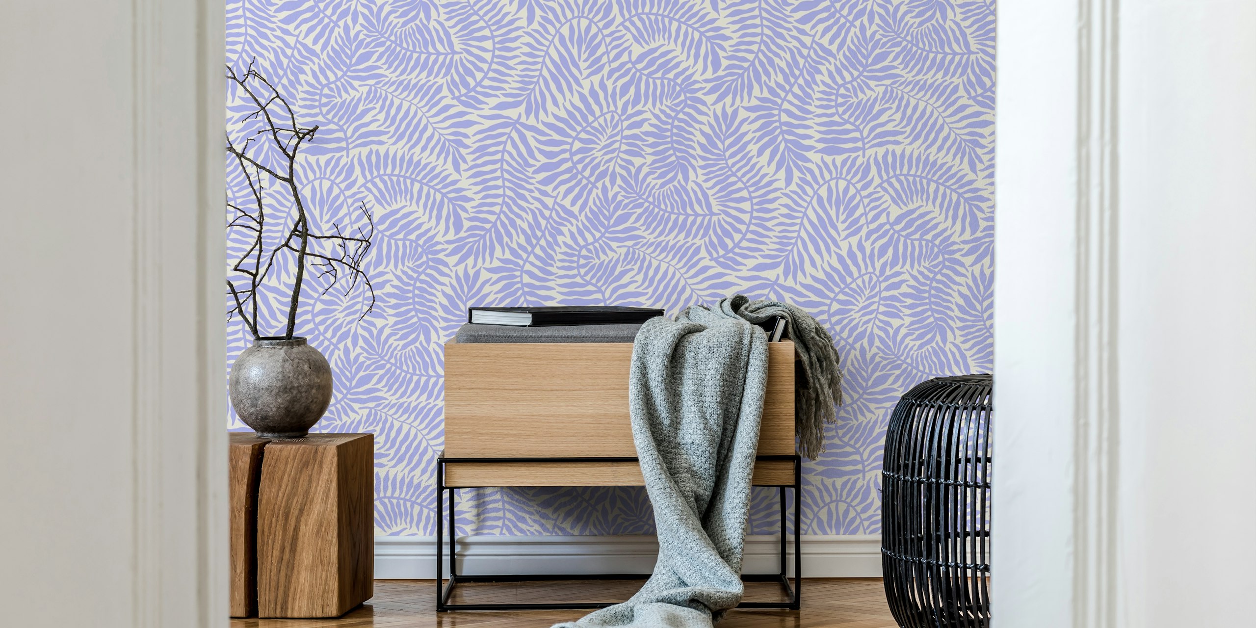 Lavender Blue Ferns Tapete in einem Raum