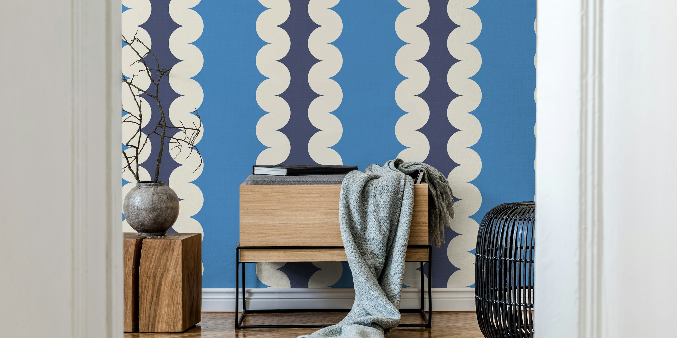 Blue and cream scalloped stripe design wallpaper
