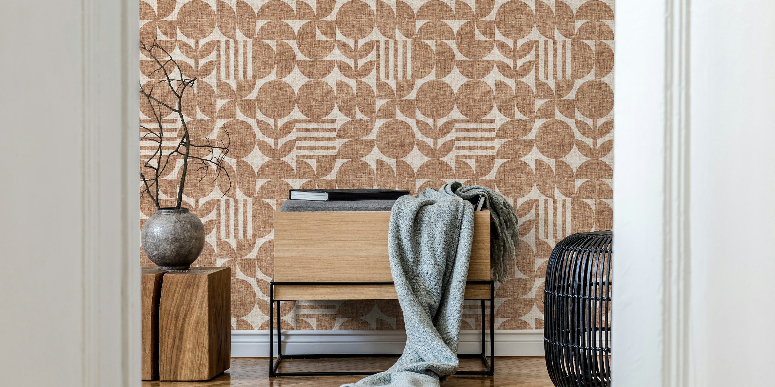 Scandi Texture Block Print Neutral Boho Brown tapetti huoneessa