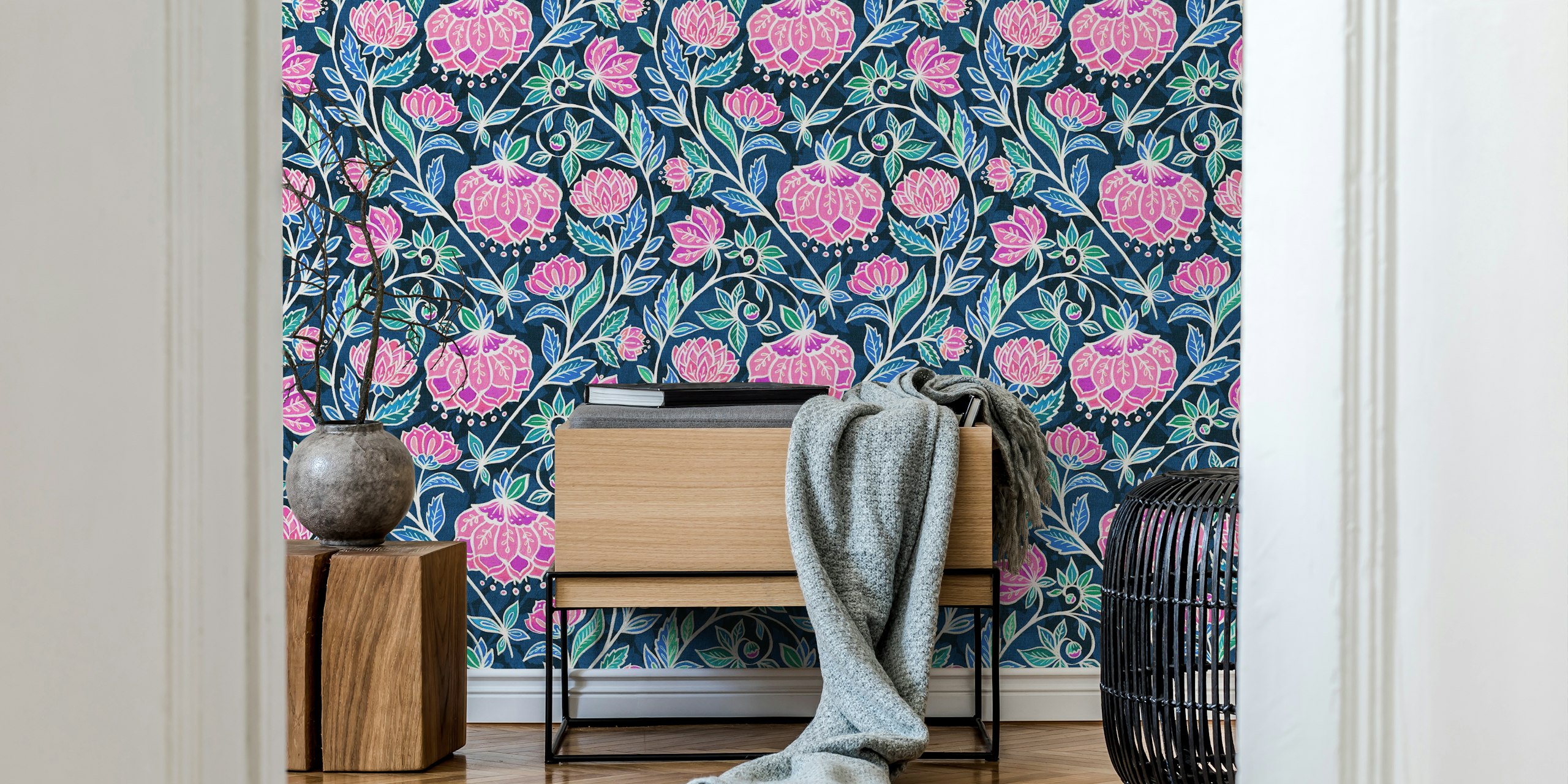 Tapeta kwiatowa Chalk Chintz w pokoju