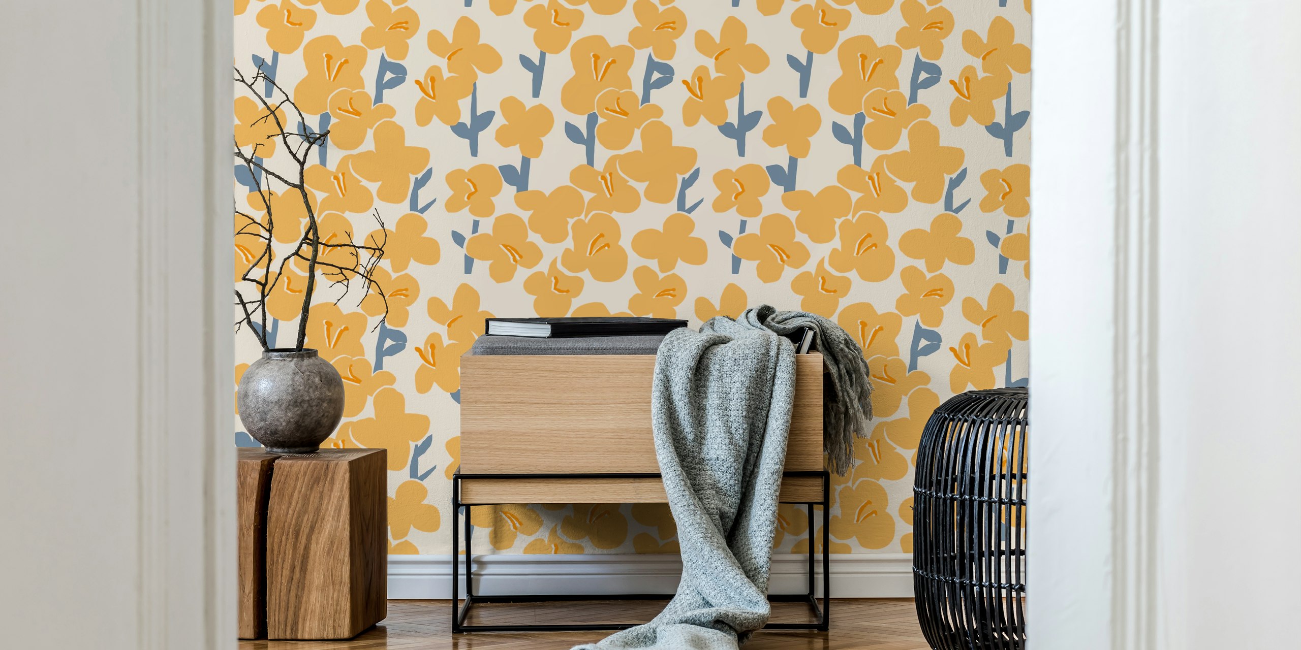 Collage met bloemenmuurschildering met warme bloemenschetsen op een neutrale achtergrond