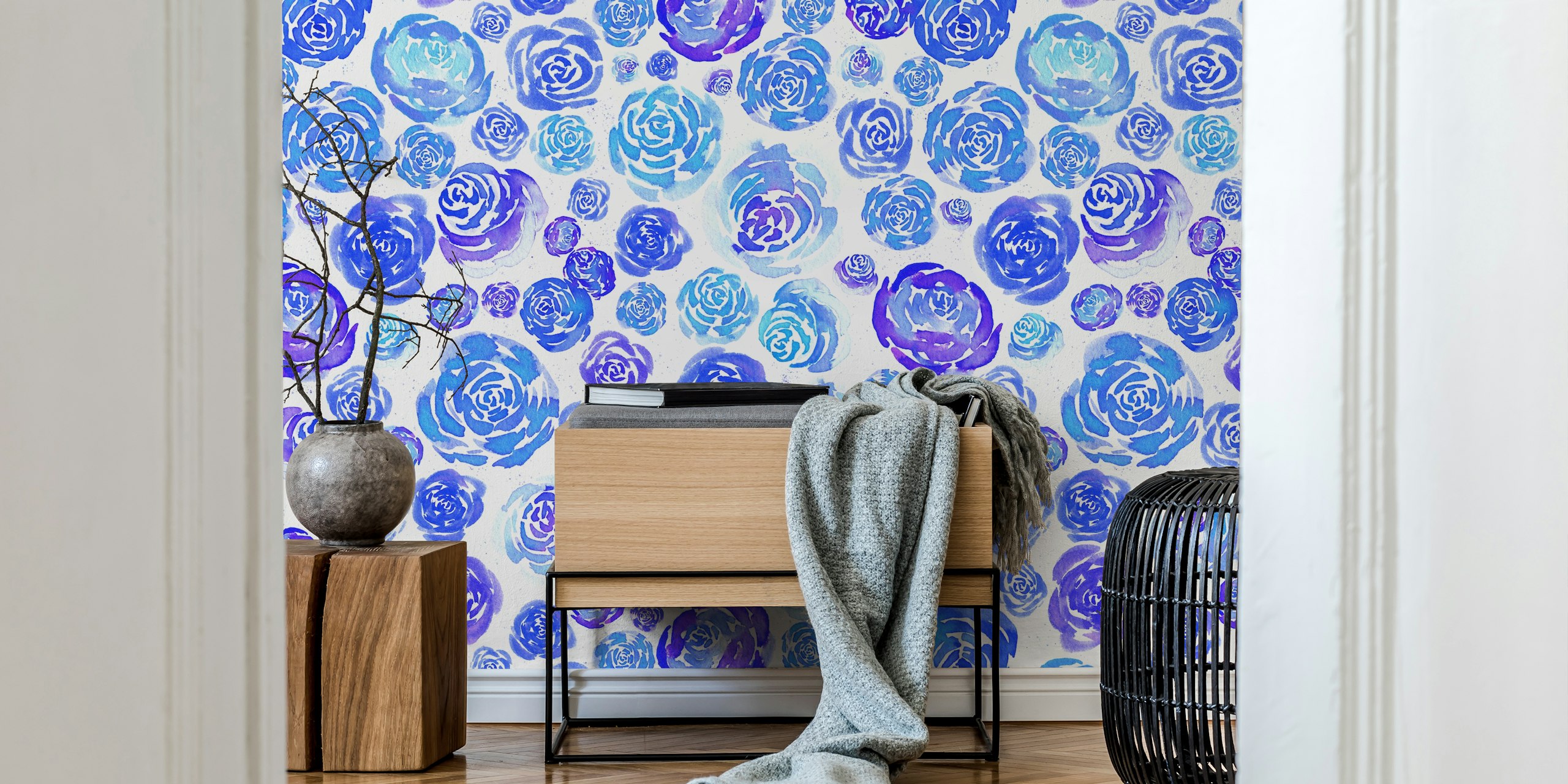 Padrão de rosas aquarela azuis em um fotomural vinílico de parede