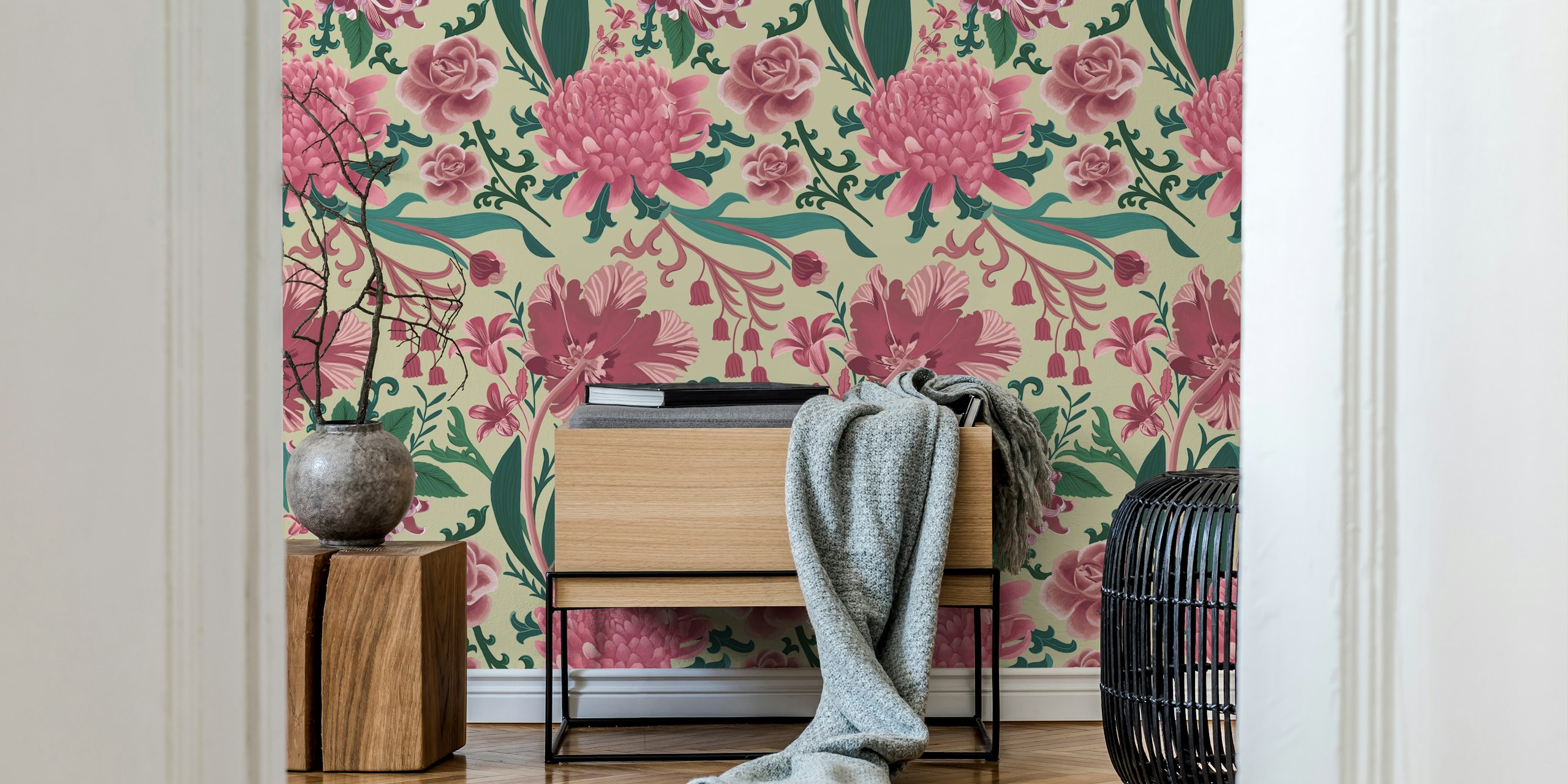 Rococo florals wallpaper dans une pièce