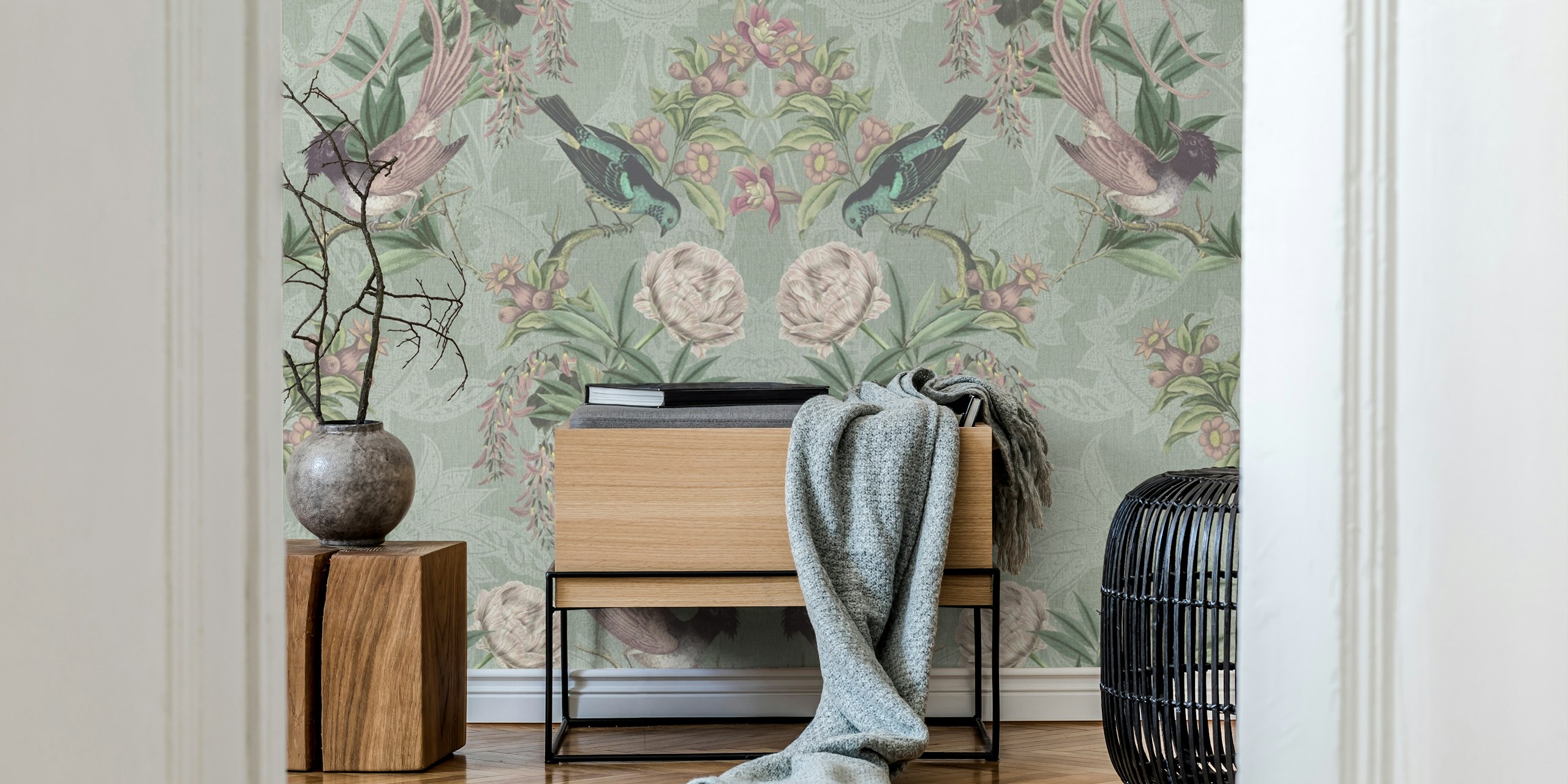Heritage birds and floral damask tapet i et rom