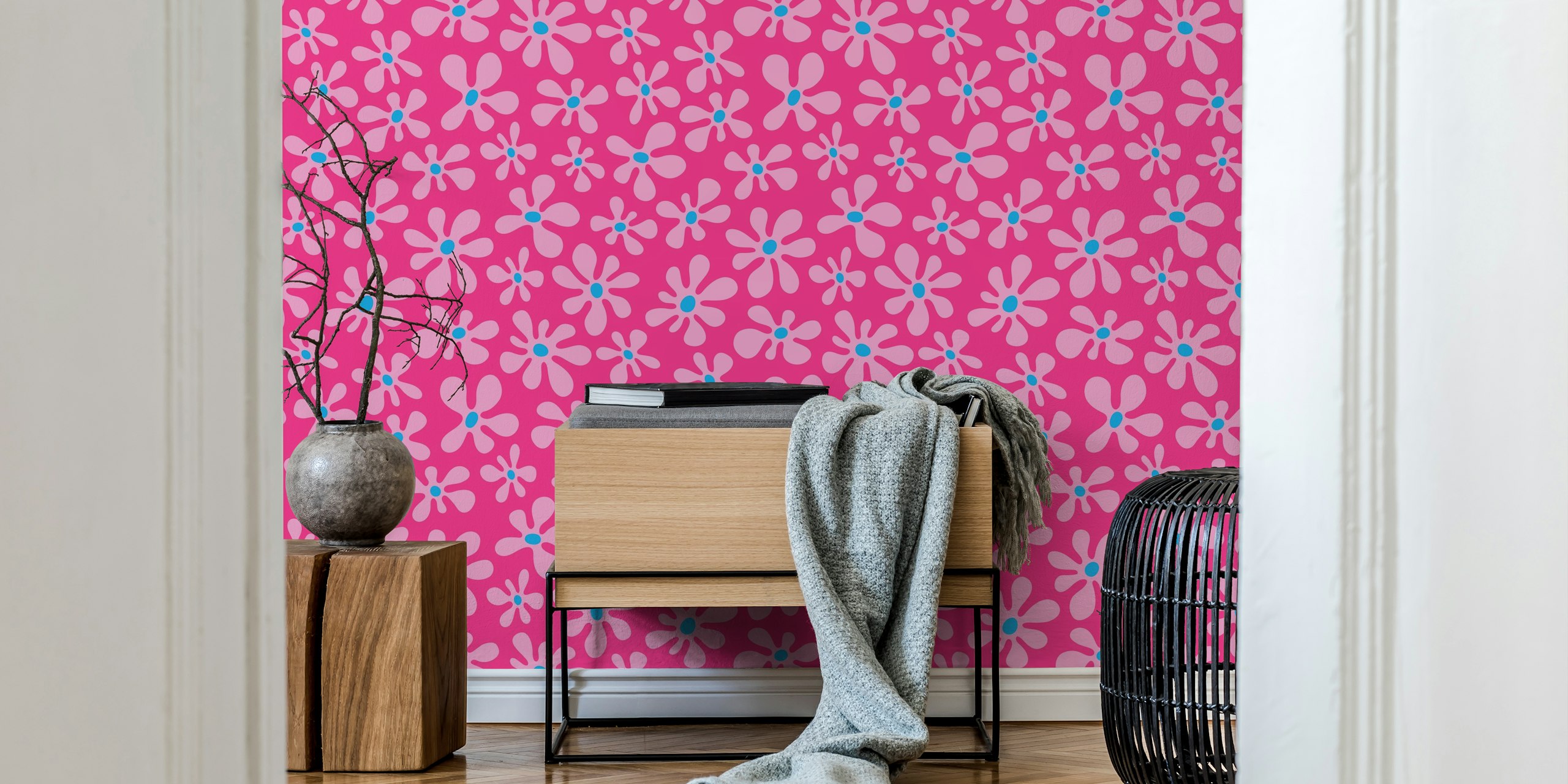 Mural de parede magenta com padrão retrô de margarida azul e rosa