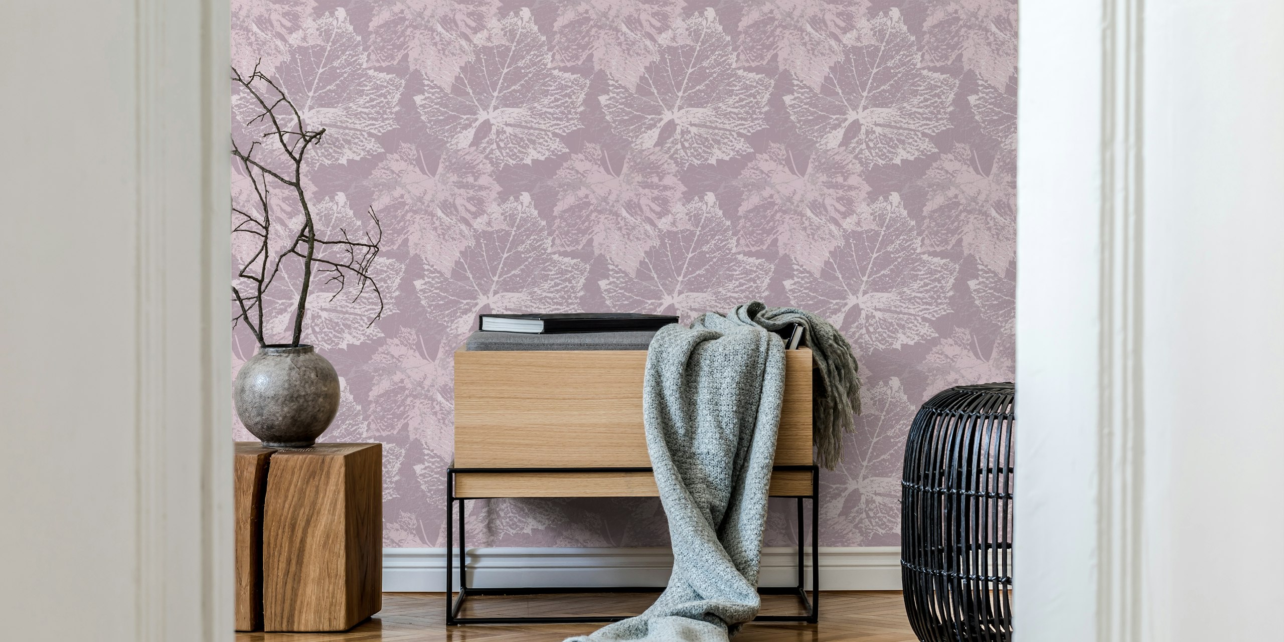 Summertime Leafes Wallpaper in een kamer