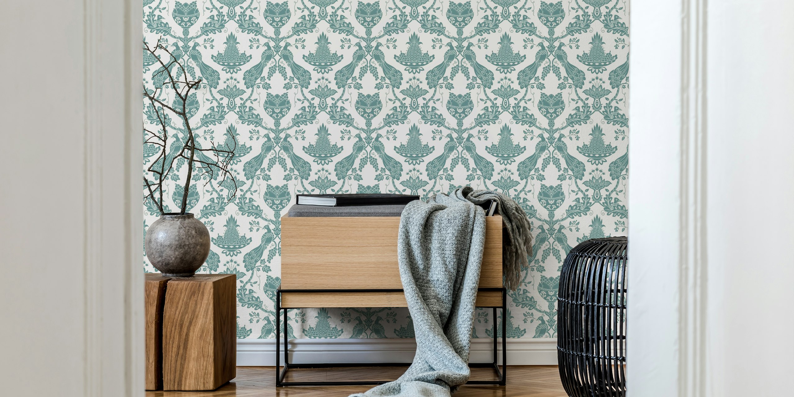 Peacock damask väggdesign i ett rum
