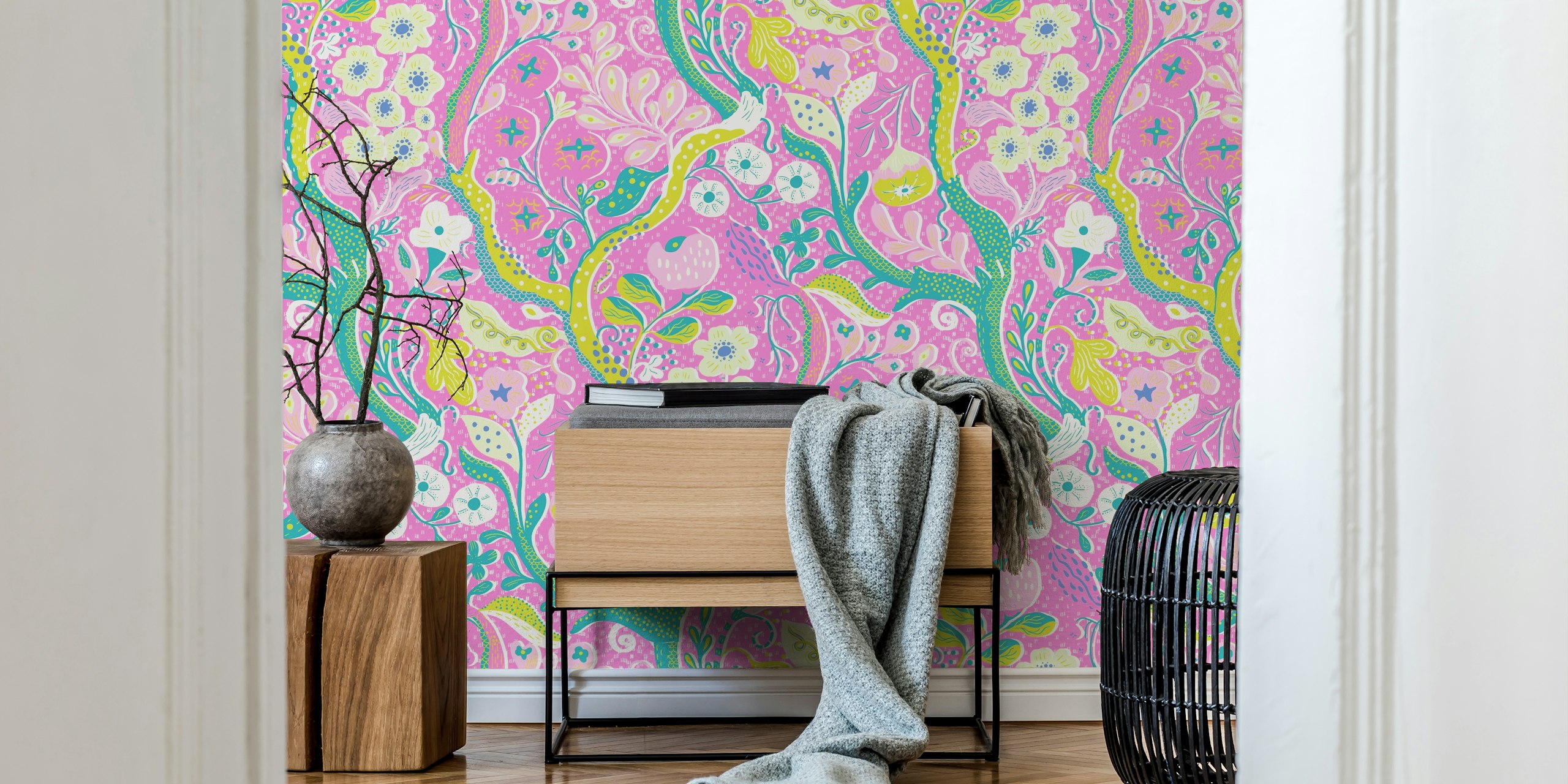 Tapeta Whimsical Kitschy Floral Garden - Hot Pink v pokoji
