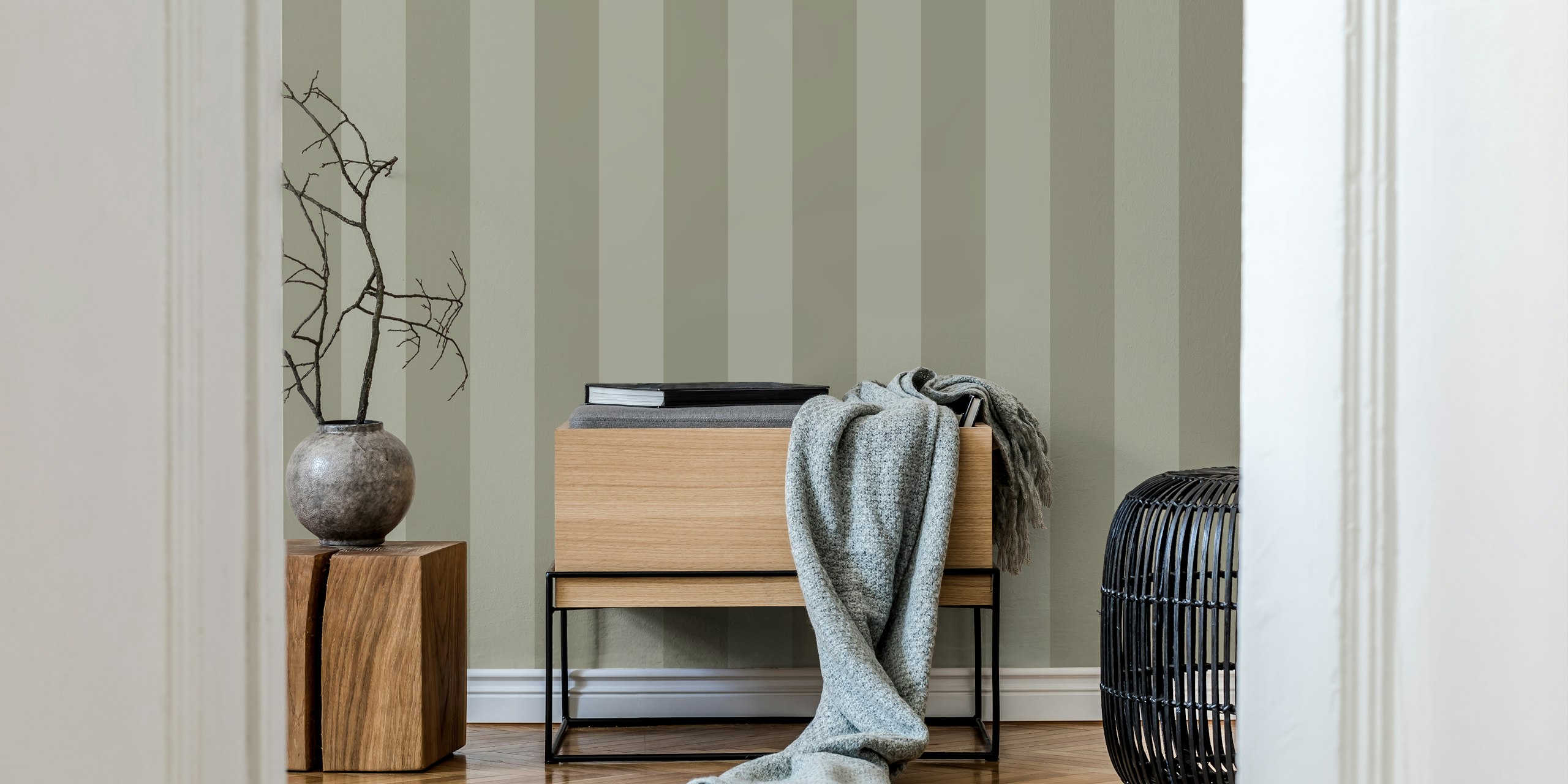 Sage Gray Scandi Stripes tapet i et børneværelse