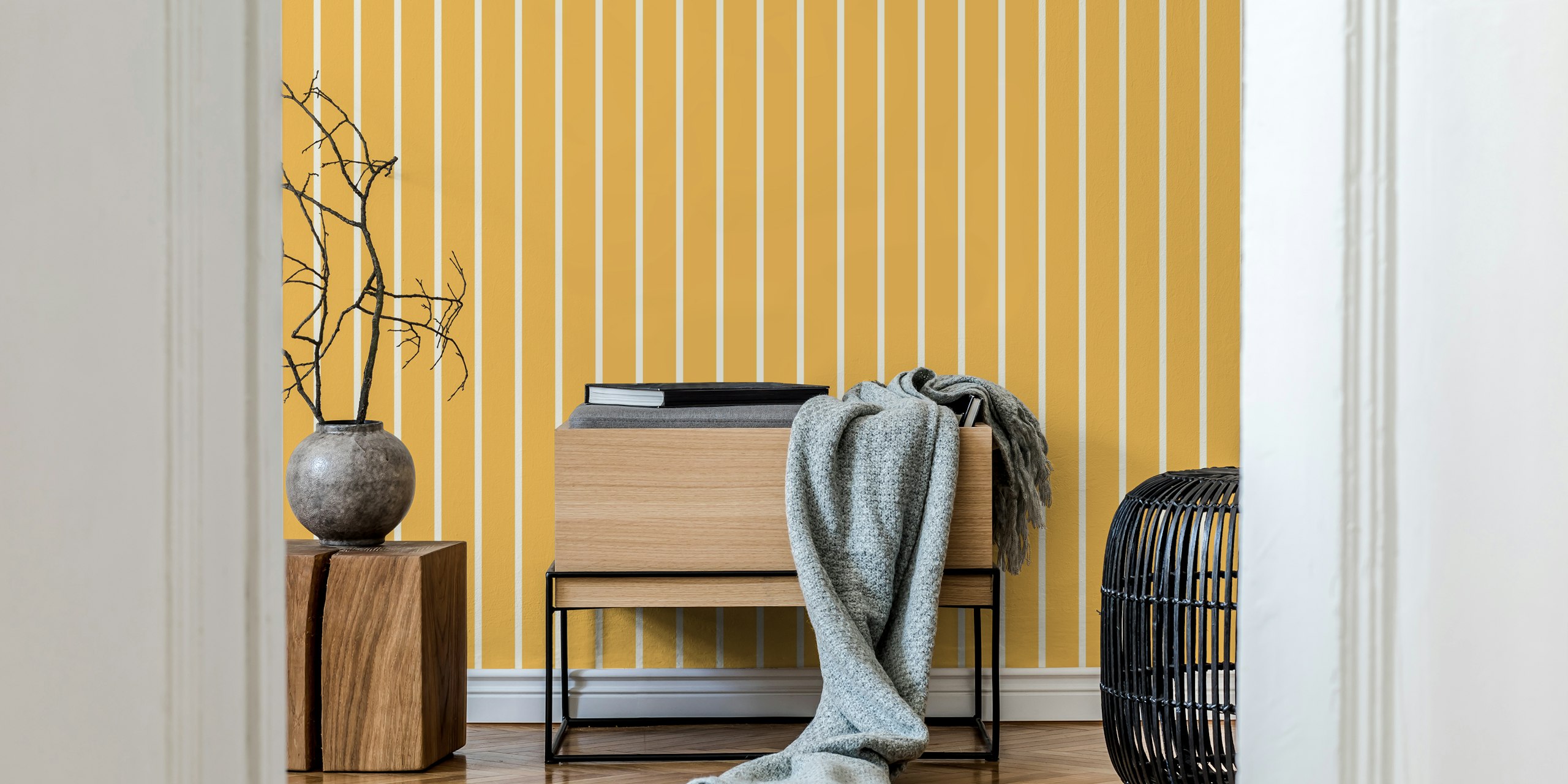 Vertical Stripes yellow beige ταπετσαρία σε δωμάτιο