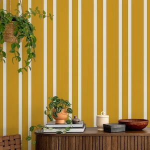 Striped wallpaper gold