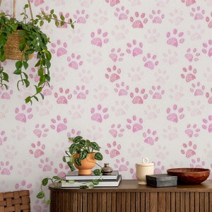 Pink paw prints pattern