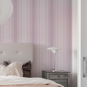 Classic vertical stripes / muted lavender