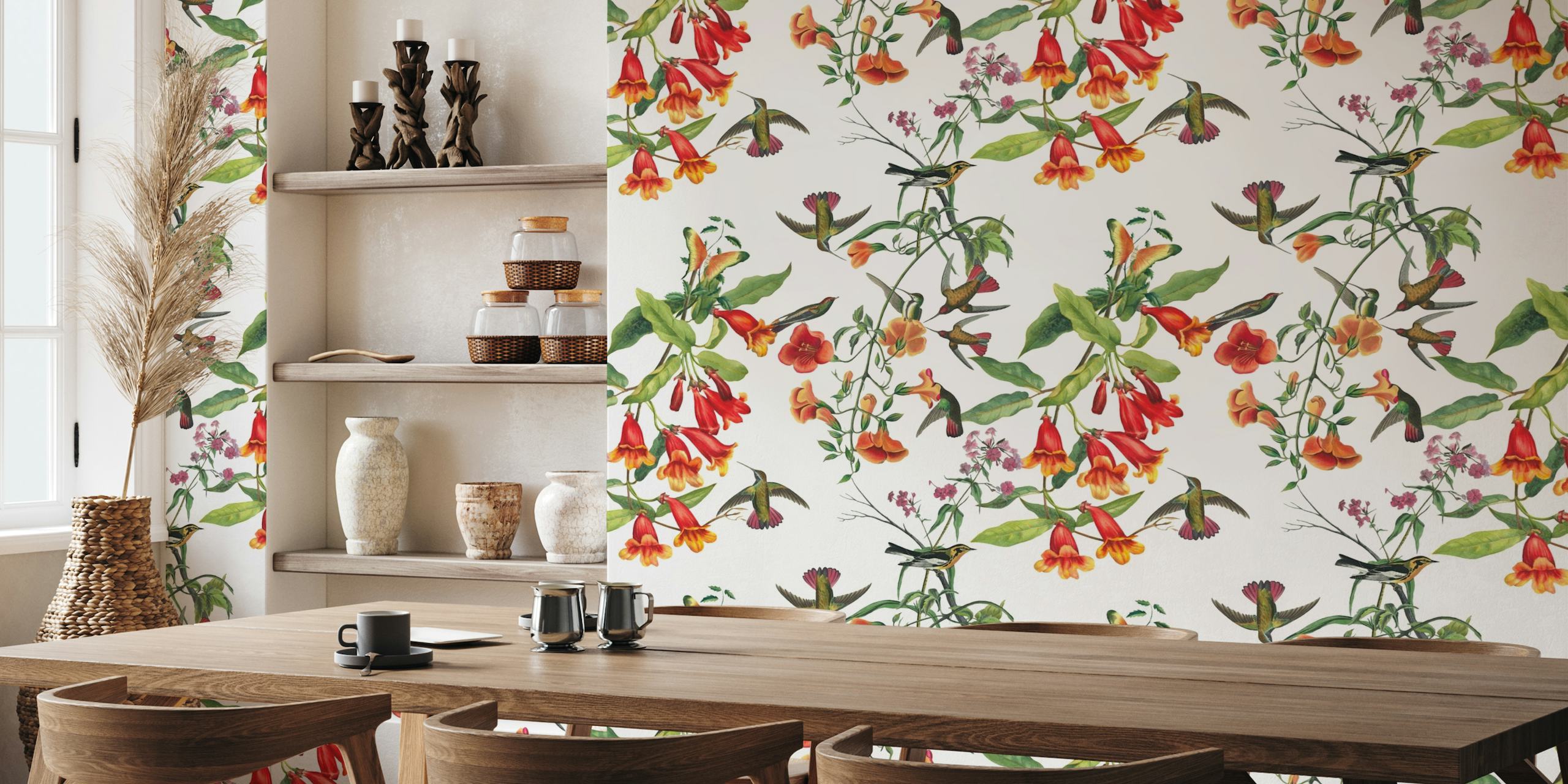 Eloisat kolibrit lepattavat seinämaalauksella monipuolisen värikkäiden kukkien sarjan ympärillä