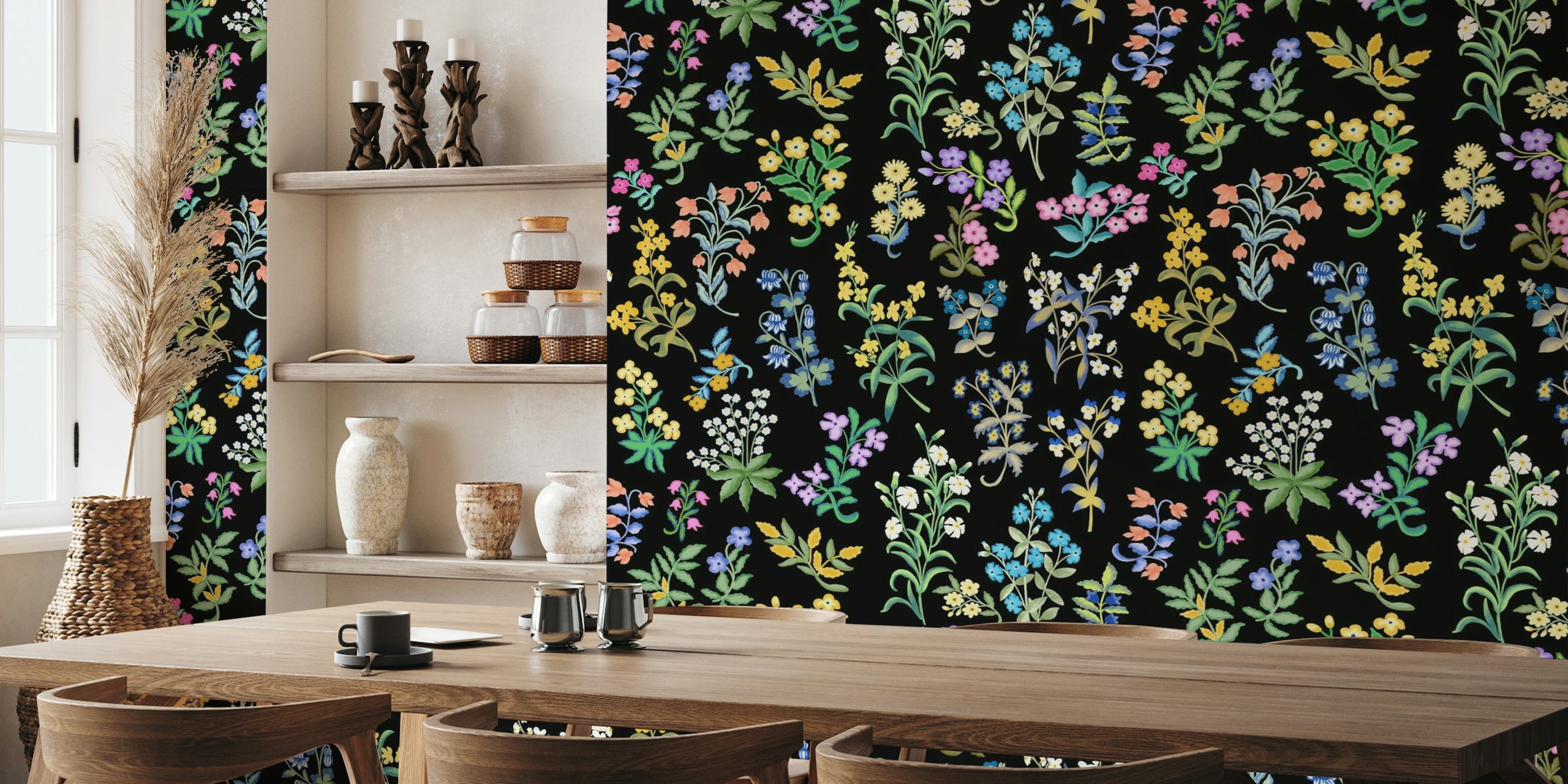 Muurschildering met Millefleurs-patroon met diverse kleurrijke bloemen op een zwarte achtergrond