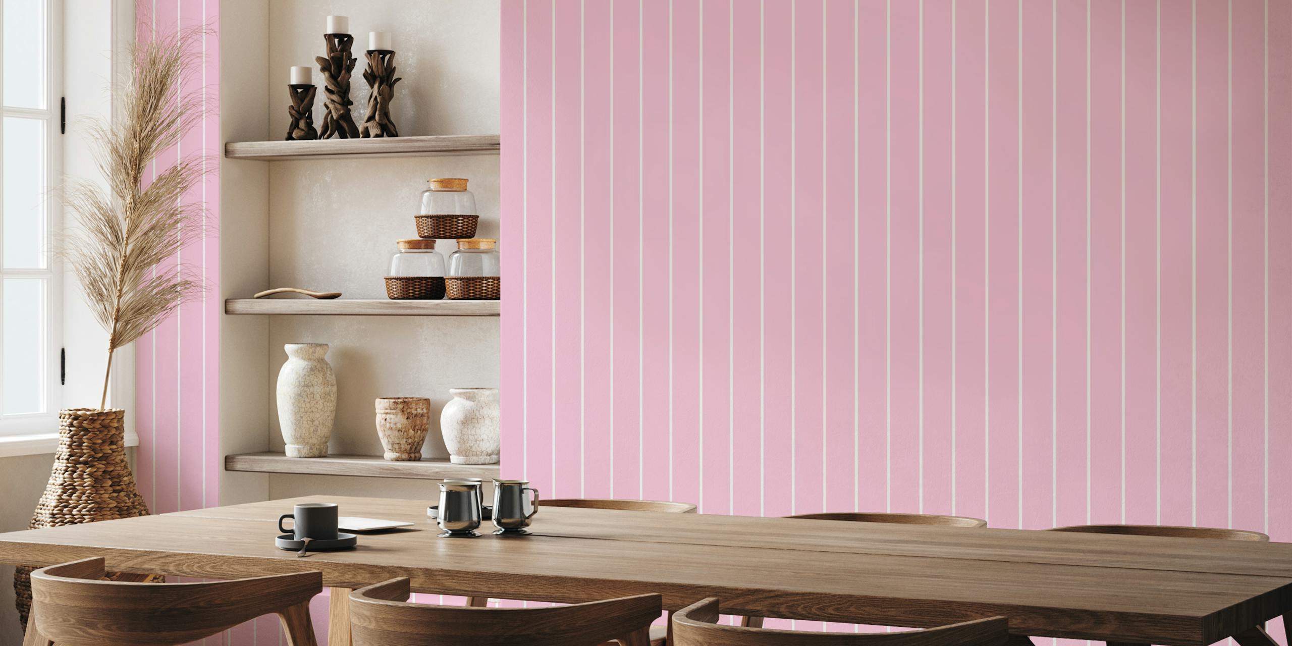 Pehmeä rosa-seinämaalaus, jossa pystyraitat kodin sisustukseen