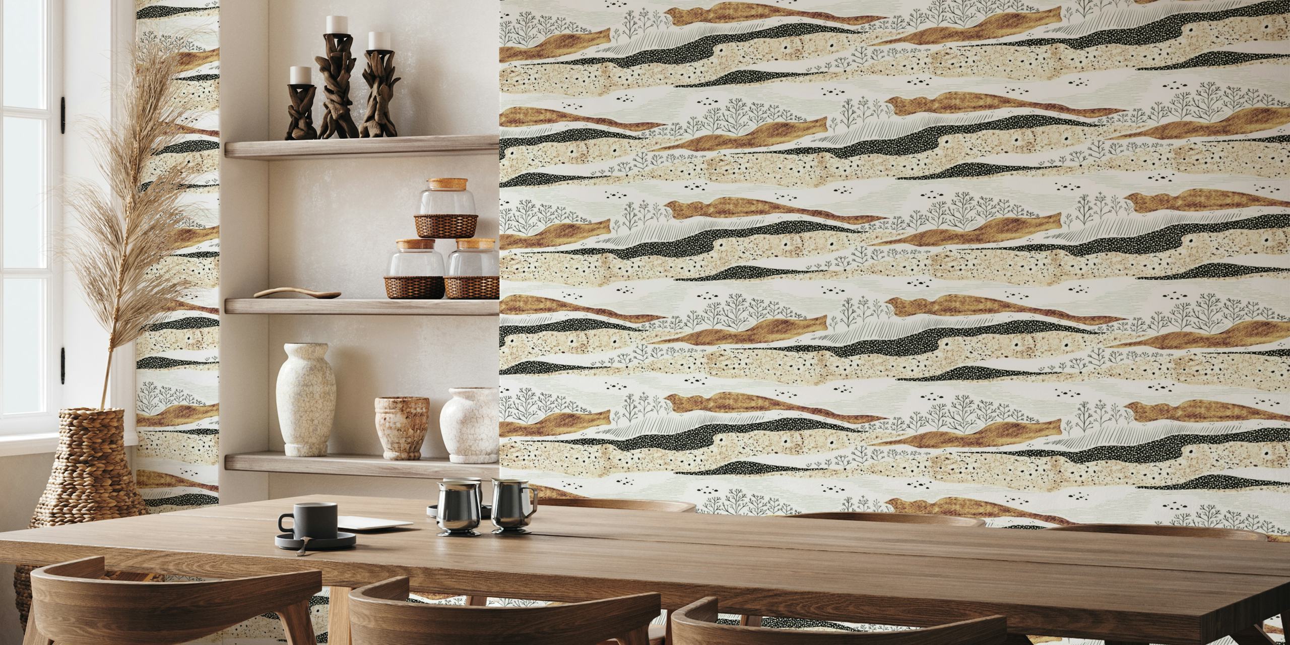 Abstrakti aavikon inspiroima seinämaalaus aaltoilevilla kuvioilla ja neutraaleilla sävyillä.