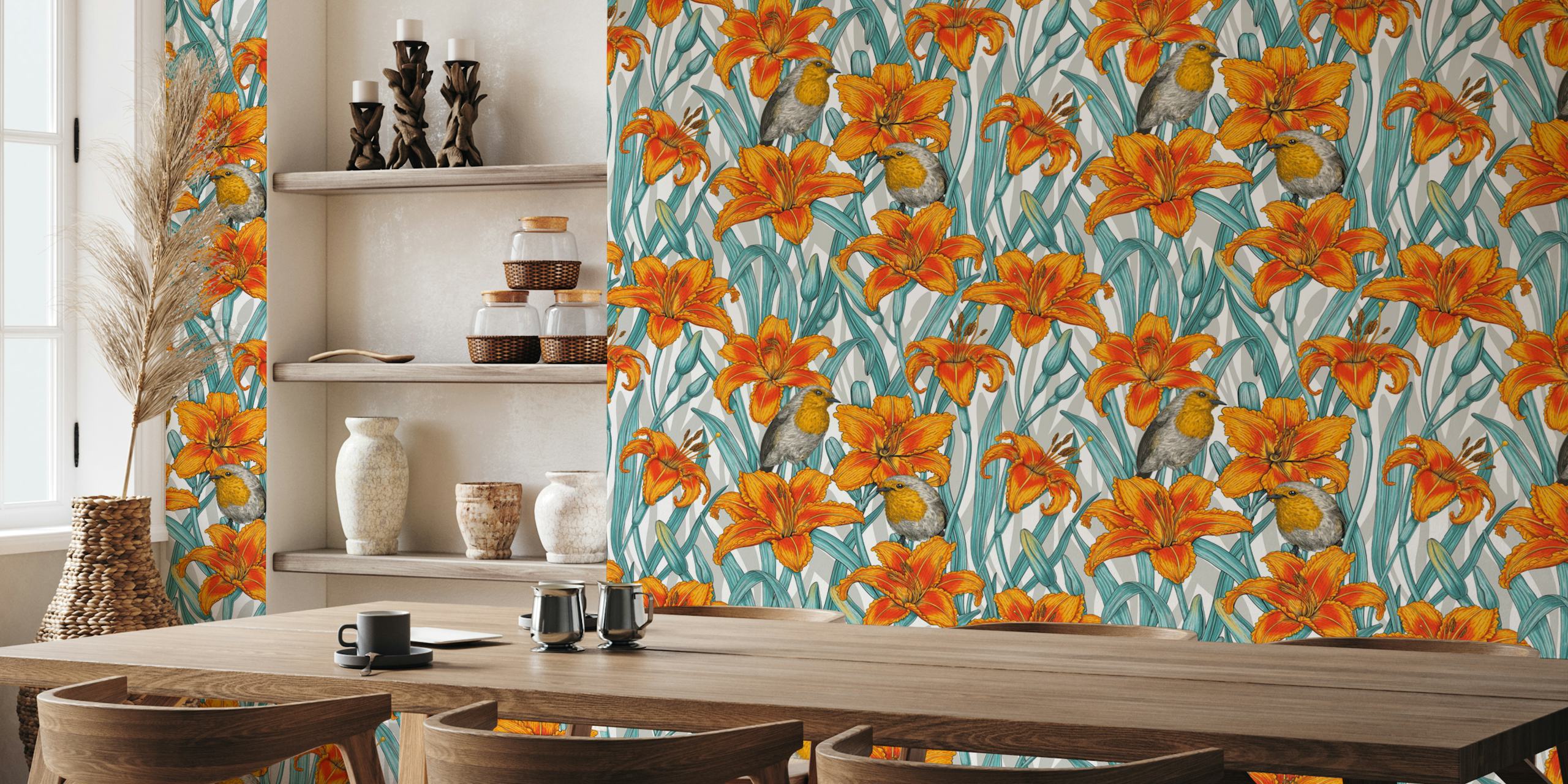 Robins en lelie bloemen behang in een kamer