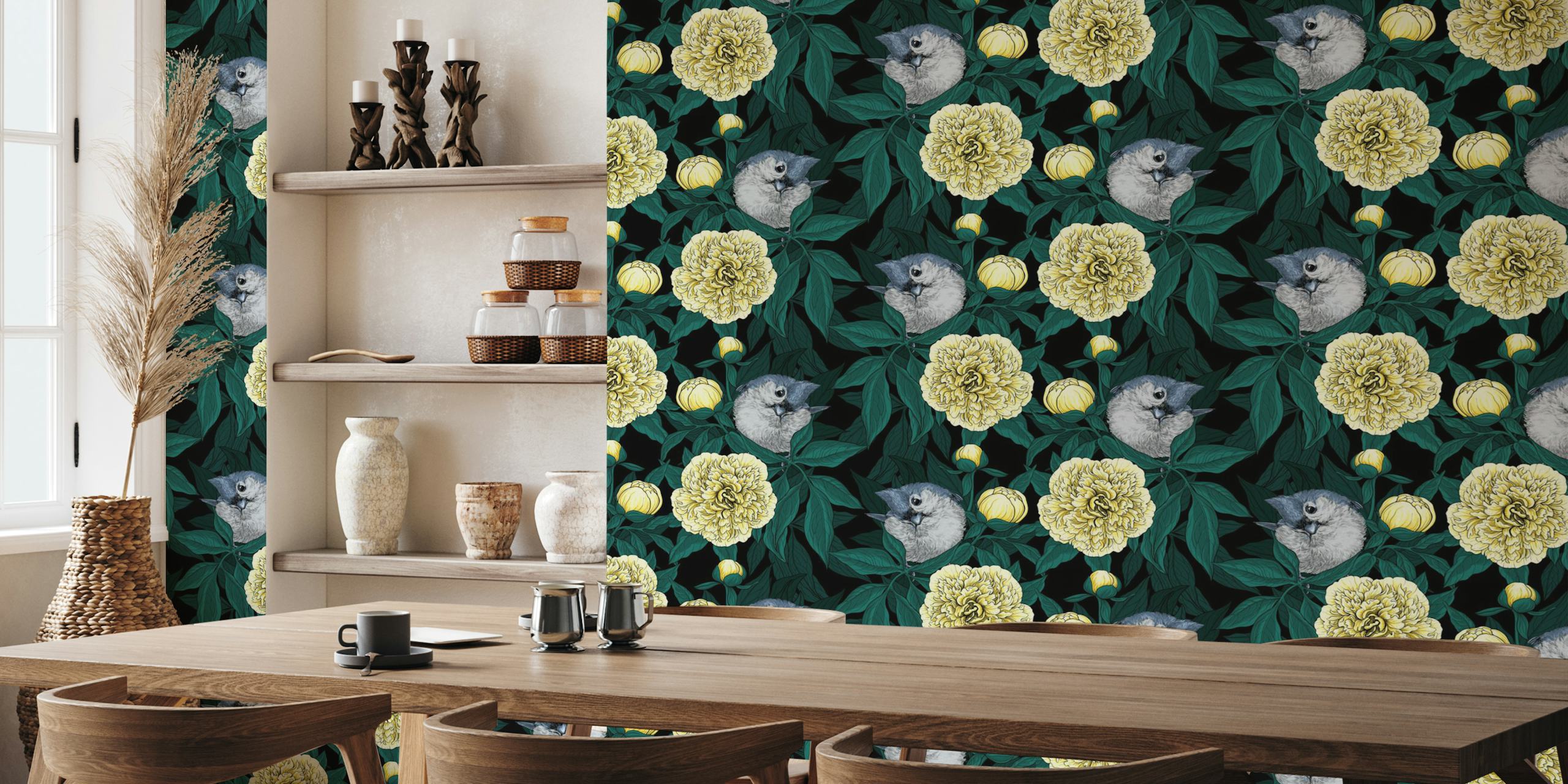Oiseaux parmi des papiers peints de pivoines jaunes
