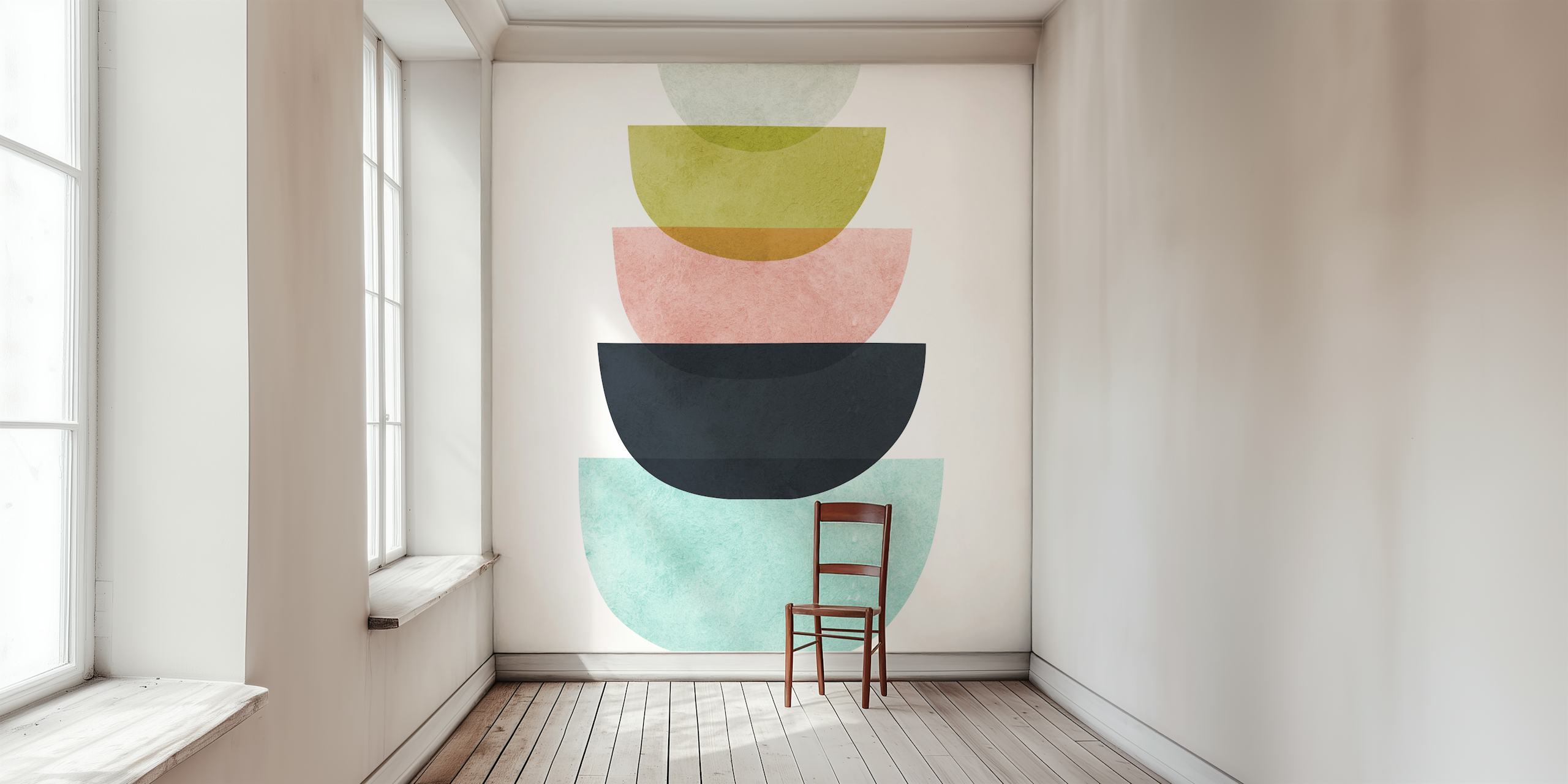 Farverigt geometrisk abstrakt vægmaleri med overlappende halvcirkler i pastelfarver.